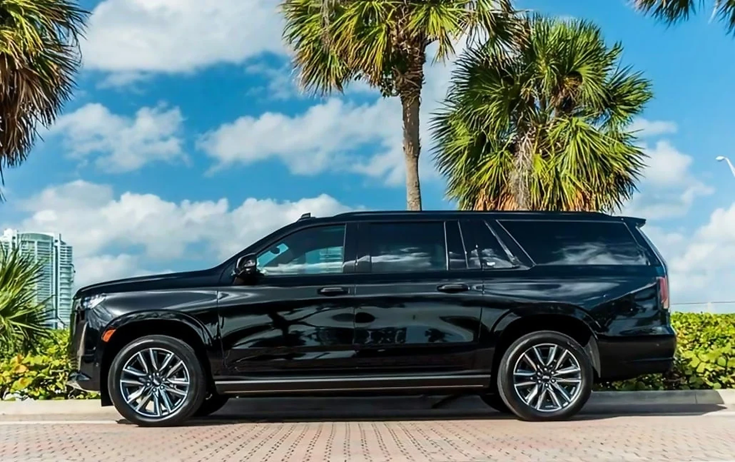 Cadillac Escalade ESV detail relevant to miami cruise-port car delivery on RENT MIAMI LUXURY