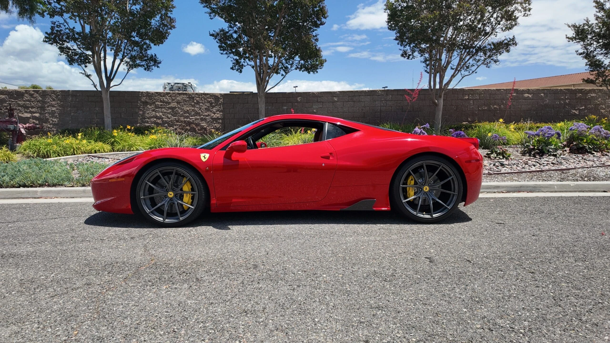Ferrari 458 Italia for miami date-night exotic car rentals — weekly and monthly luxury car rental Miami — RENT MIAMI LUXURY guide