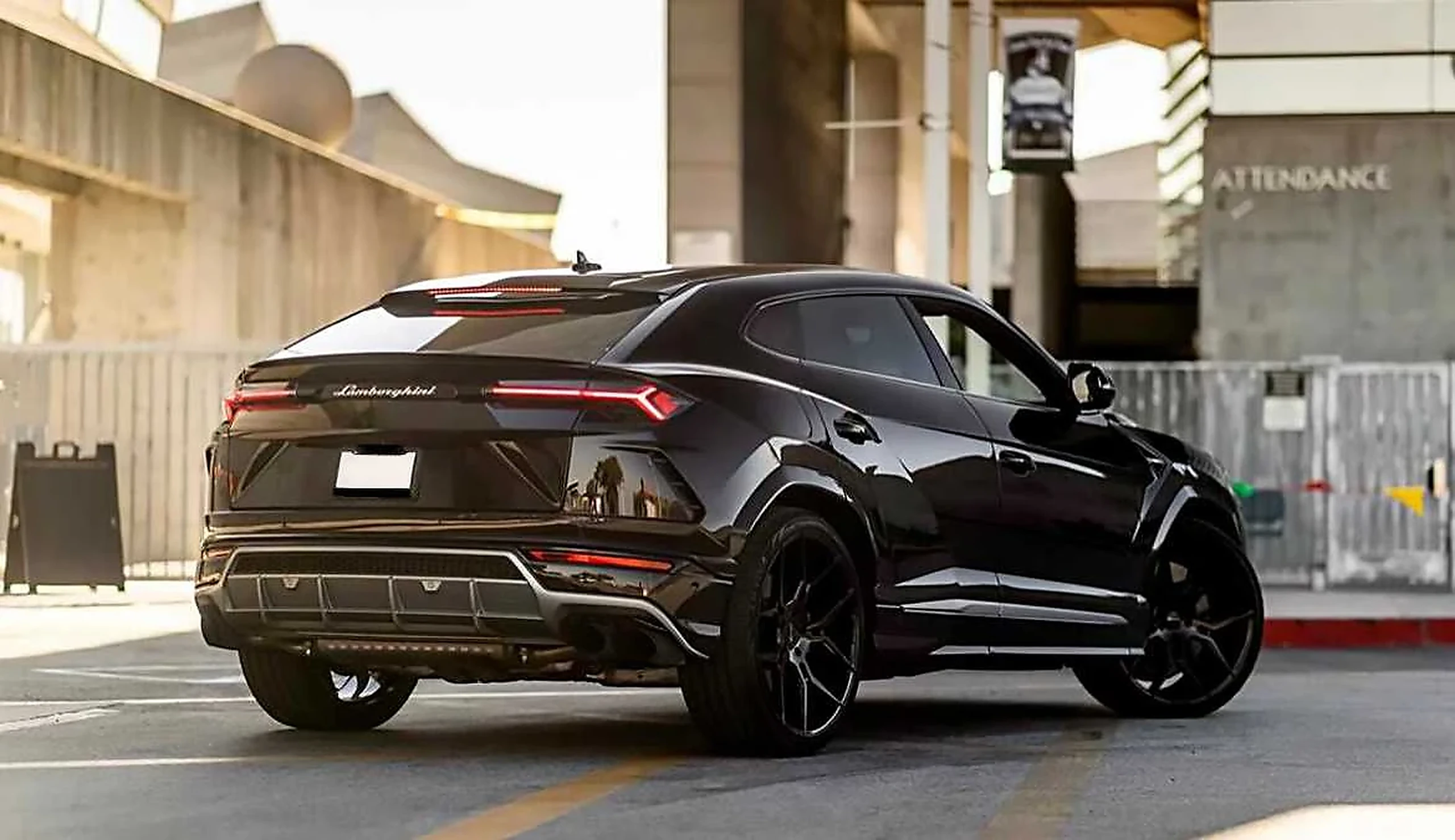 Lamborghini Urus detail relevant to miami villa car delivery on RENT MIAMI LUXURY