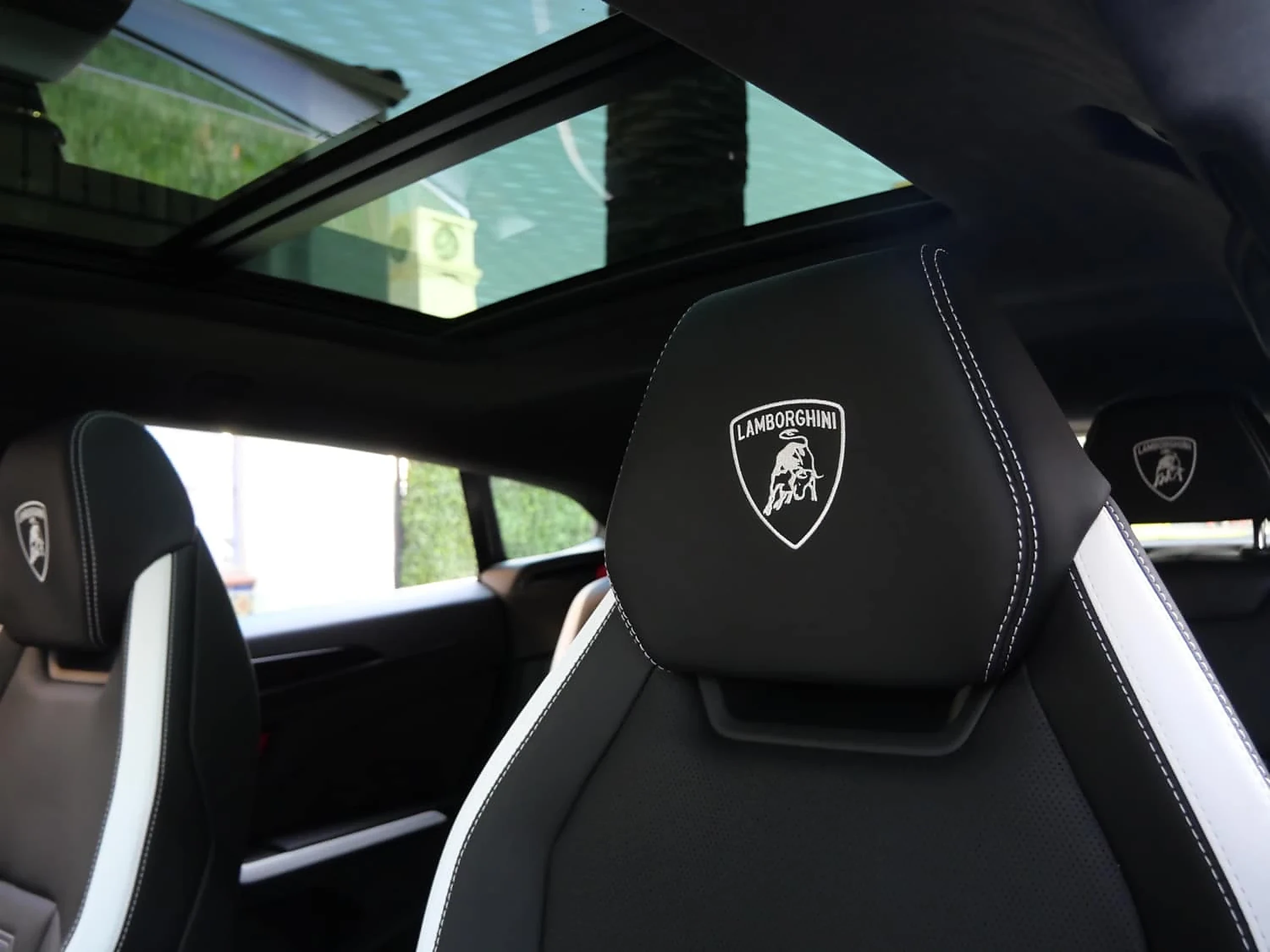 Lamborghini Urus SE detail relevant to hybrid supercar rentals on RENT MIAMI LUXURY