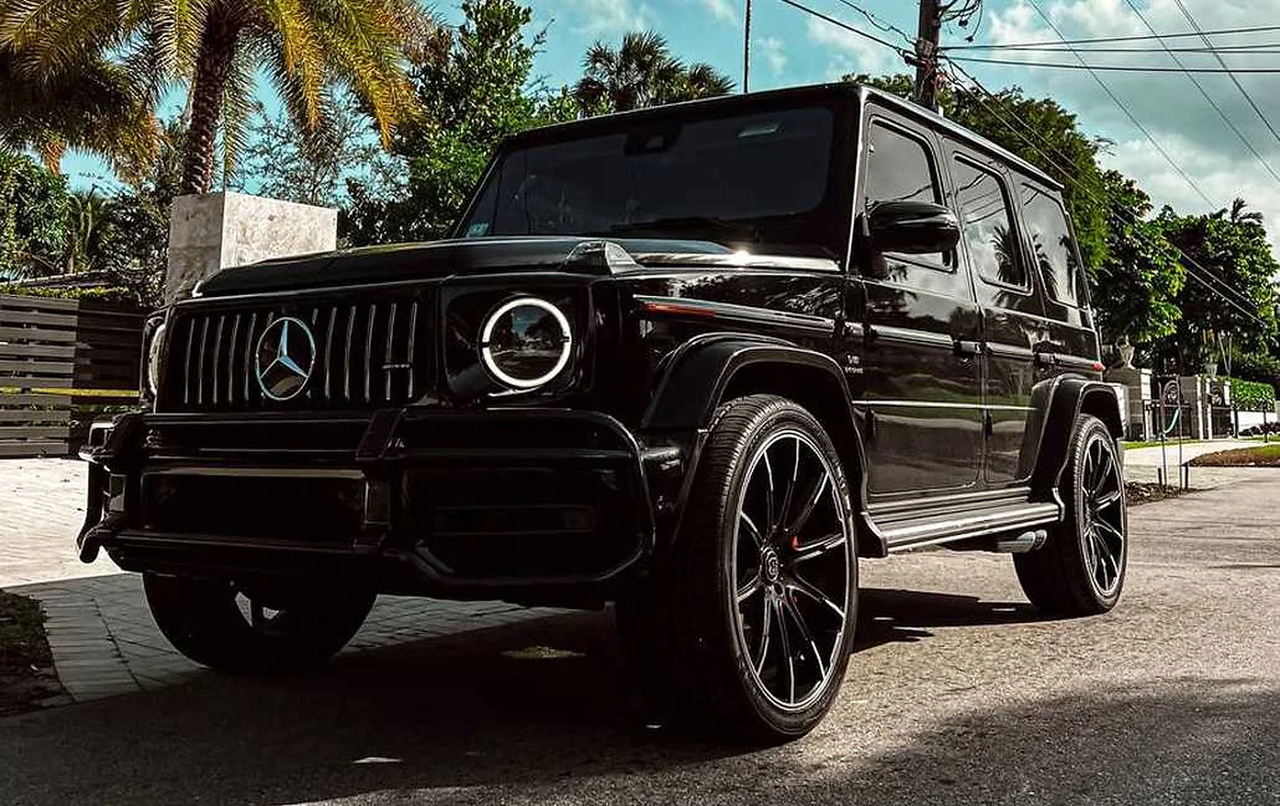 Mercedes-AMG G 63 detail relevant to holiday luxury car rentals on RENT MIAMI LUXURY